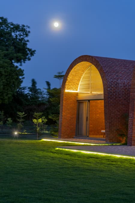 VAULT HOUSE - India